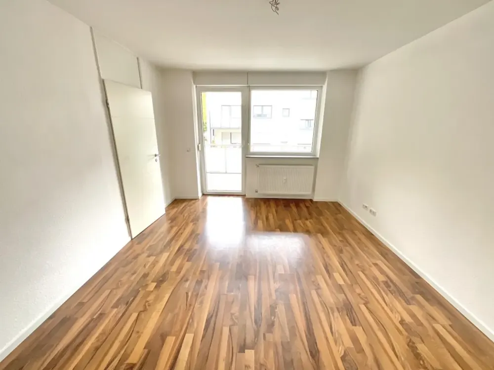 Schöne Erdgeschosswohnung mit Balkon