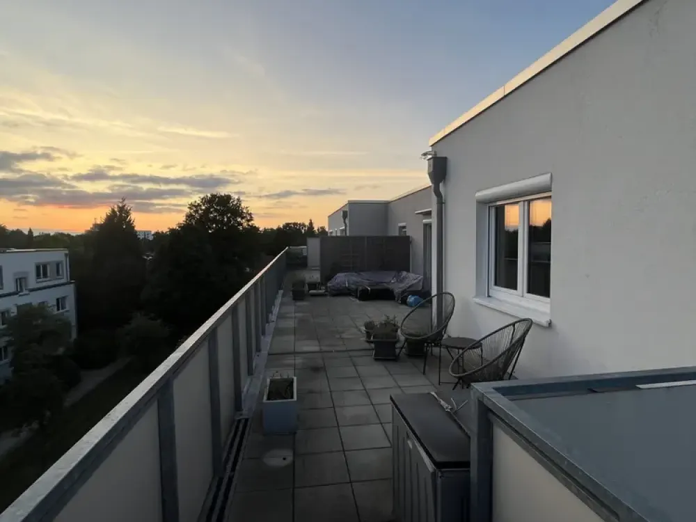 OFFENE BESICHTIGUNG: Helle 3-Zimmer Whg. mit großzügiger Dachterrasse