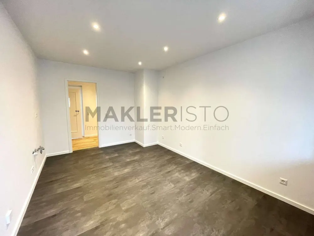 **Helle 2-Zimmer-Wohnung mit Loggia & Stellplatz - frisch modernisiert!**