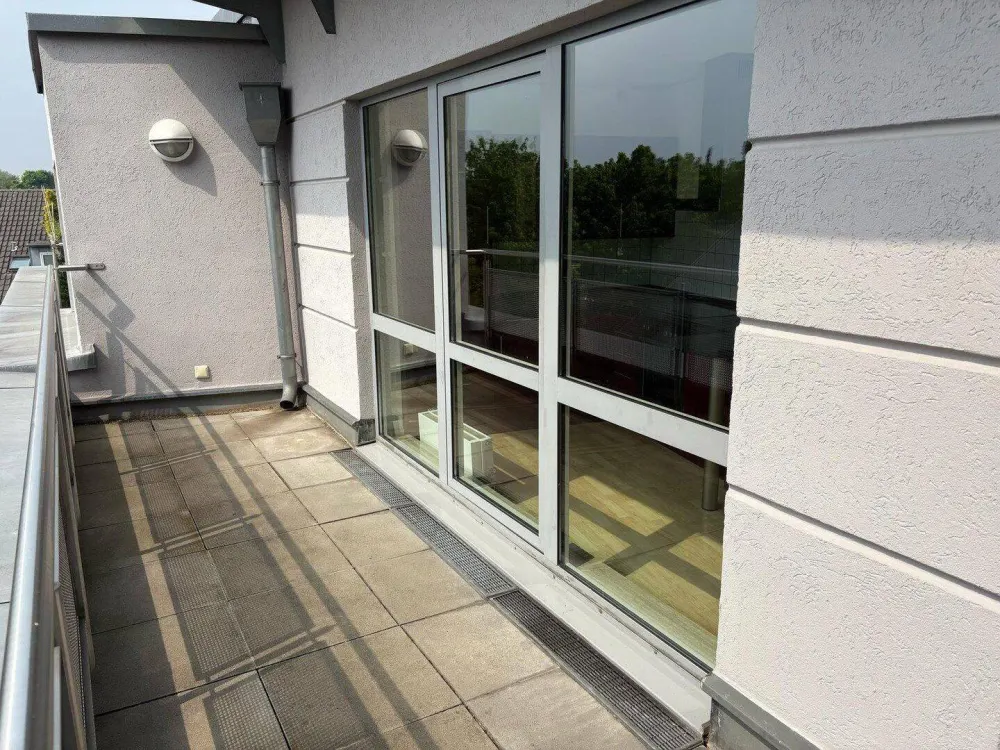Penthouse mit EBK Und Dachterrasse im Grünen