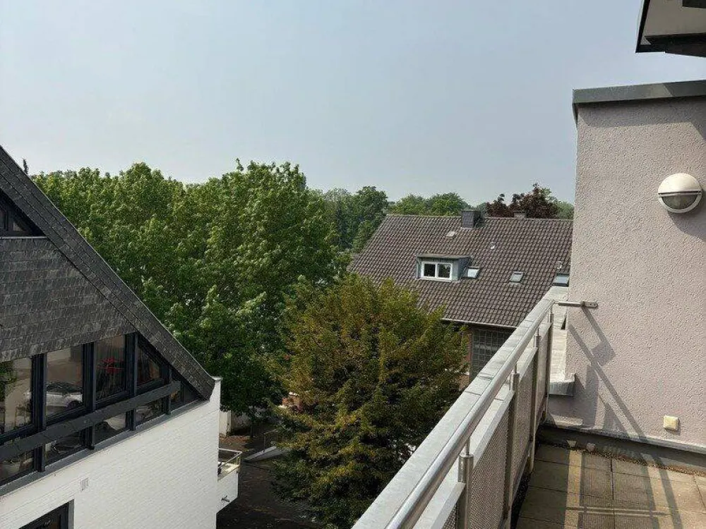 Penthouse mit EBK Und Dachterrasse im Grünen