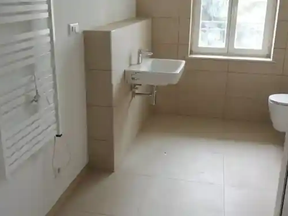 Scöne 2-Zimmer-Wohnung mit Balkon in Anger-Crottendorf