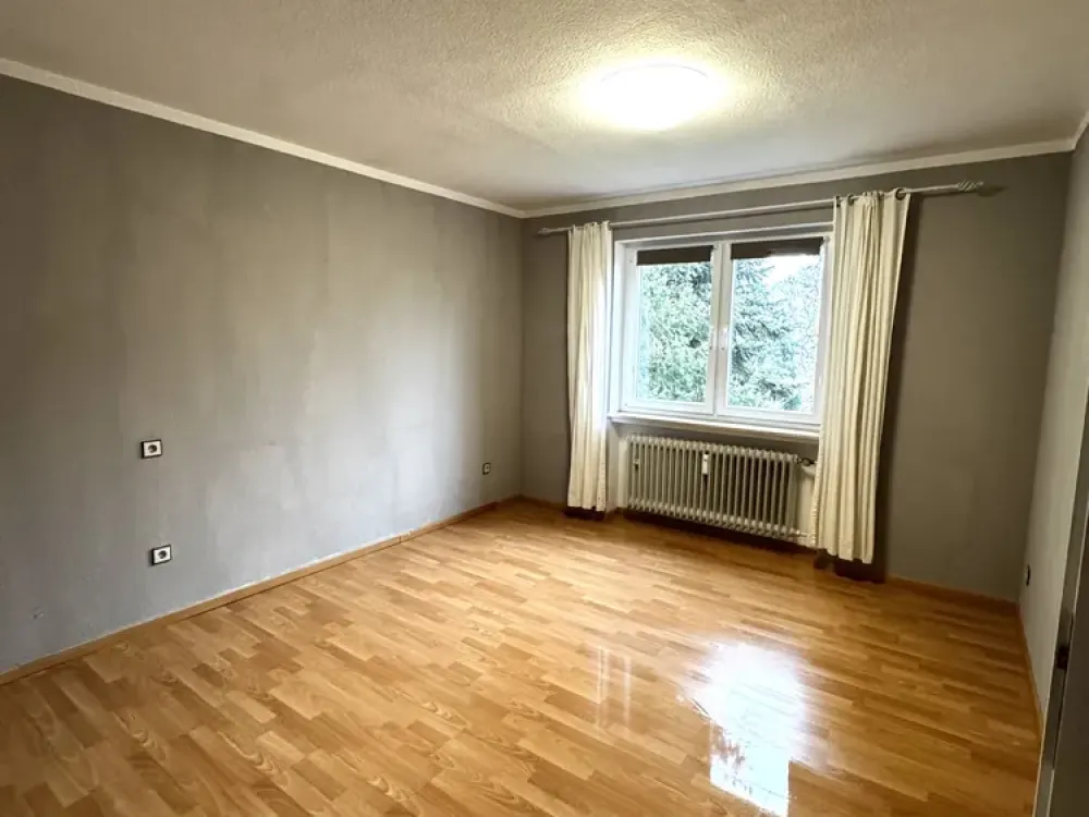 Large 2-Room Apartment in Bad Wilhelmshöhe