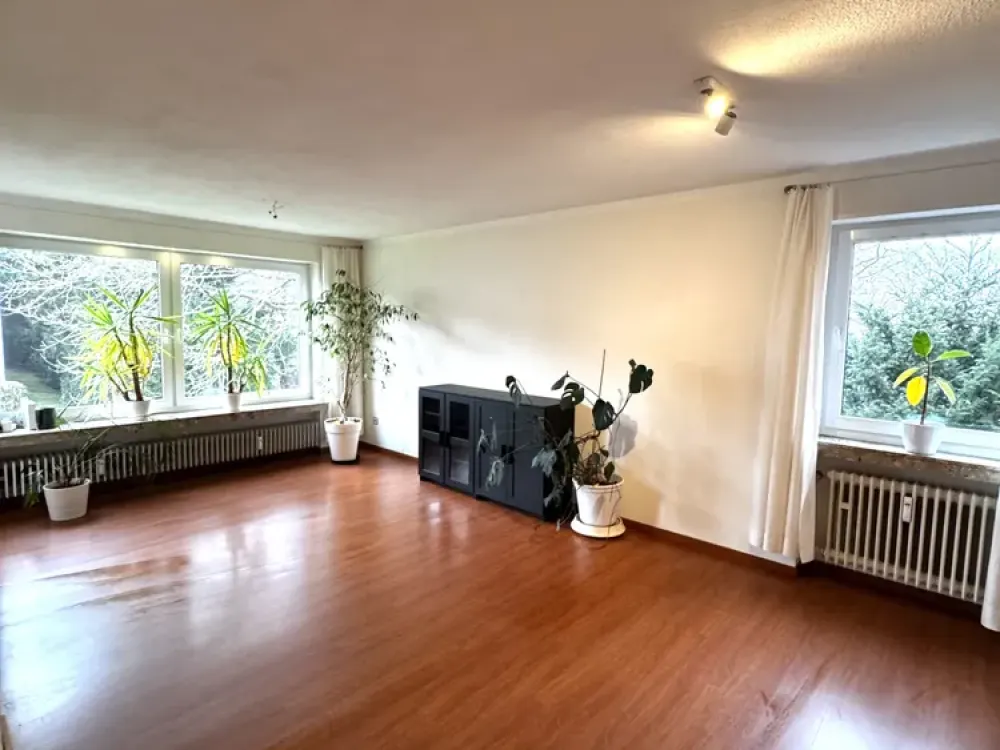 Large 2-Room Apartment in Bad Wilhelmshöhe