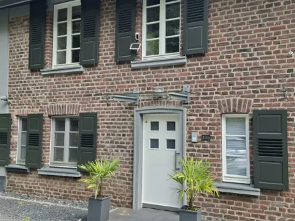 Exclusive Semi-Detached House in Prime Location Düsseldorf, Air-Conditioned, Modern, Surrounded by Greenery!
