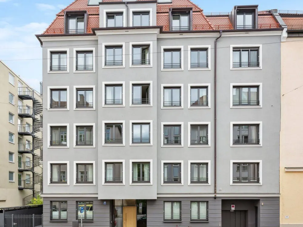 High-Quality 3-Room Apartment Near St.-Ursula Church