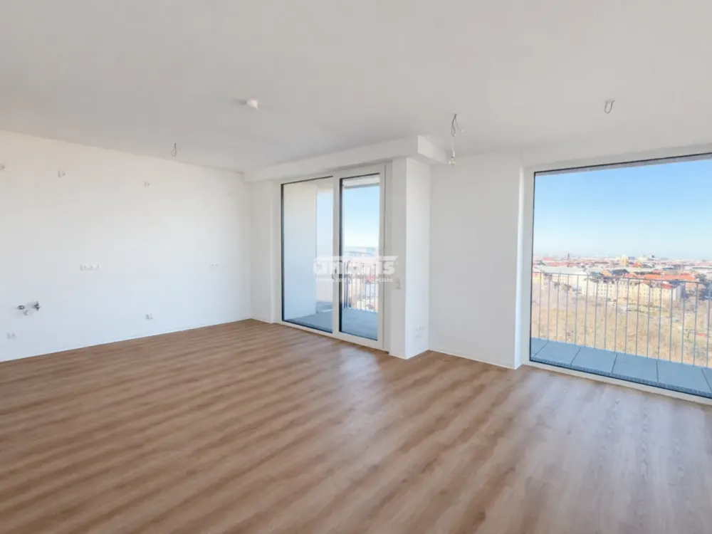 antaris Immobilien GmbH ** 4-room apartment with panoramic view & fitted kitchen **