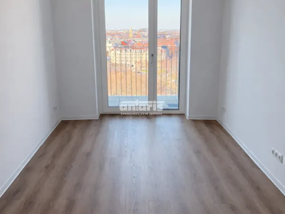 antaris Immobilien GmbH ** 4-room apartment with panoramic view & fitted kitchen **