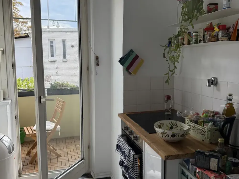 Befristet 01.10.2026-01.10.2027 Stuttgart-West: 2,5-Zimmer-Altbau-Wohnung in zentraler Lage