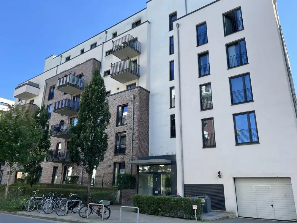 Modern Apartment for Rent with Balcony in Hamburg Othmarschen - Wentzel Dr.