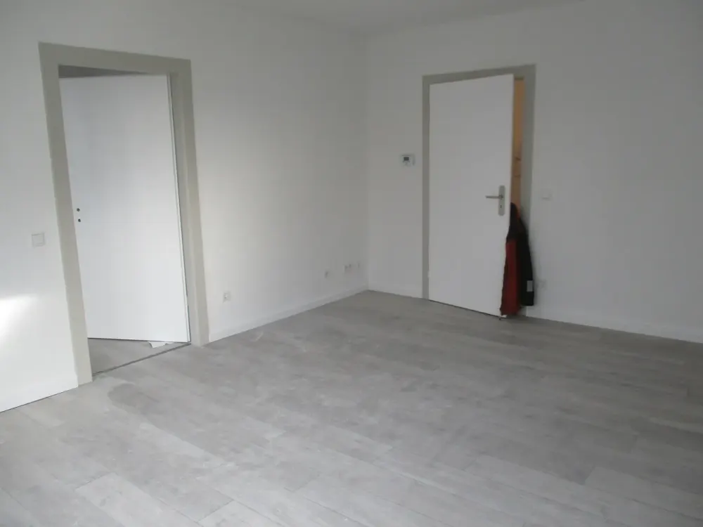 freundliche 2-Zimmer-Wohnung mit EBK in Düsseldorf; sofort verfügbar