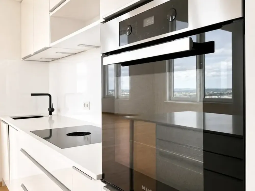 Exclusive 3-Room Penthouse in PRÄDIUM Frankfurt | 169 m² | Skyline View | 18th Floor