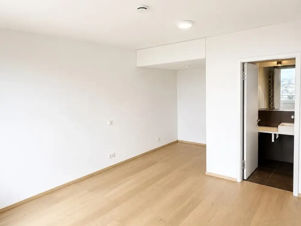 Exclusive 3-Room Penthouse in PRÄDIUM Frankfurt | 169 m² | Skyline View | 18th Floor