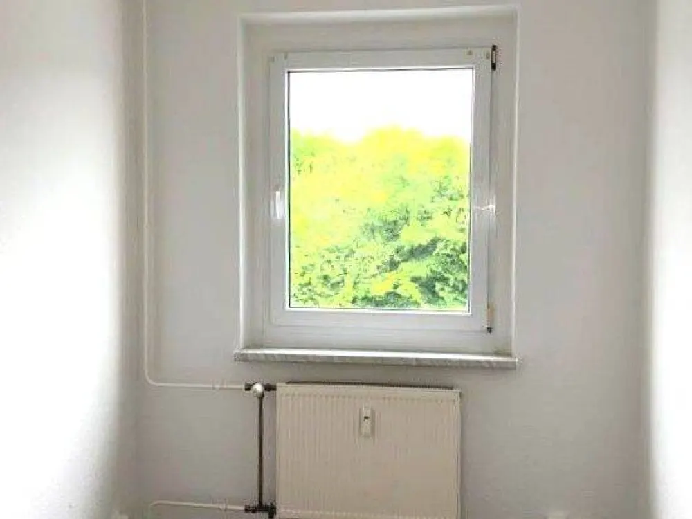 Bezugsfrei. Frisch renoviert. Bereit. / Available now. Renovated. Ready for you.