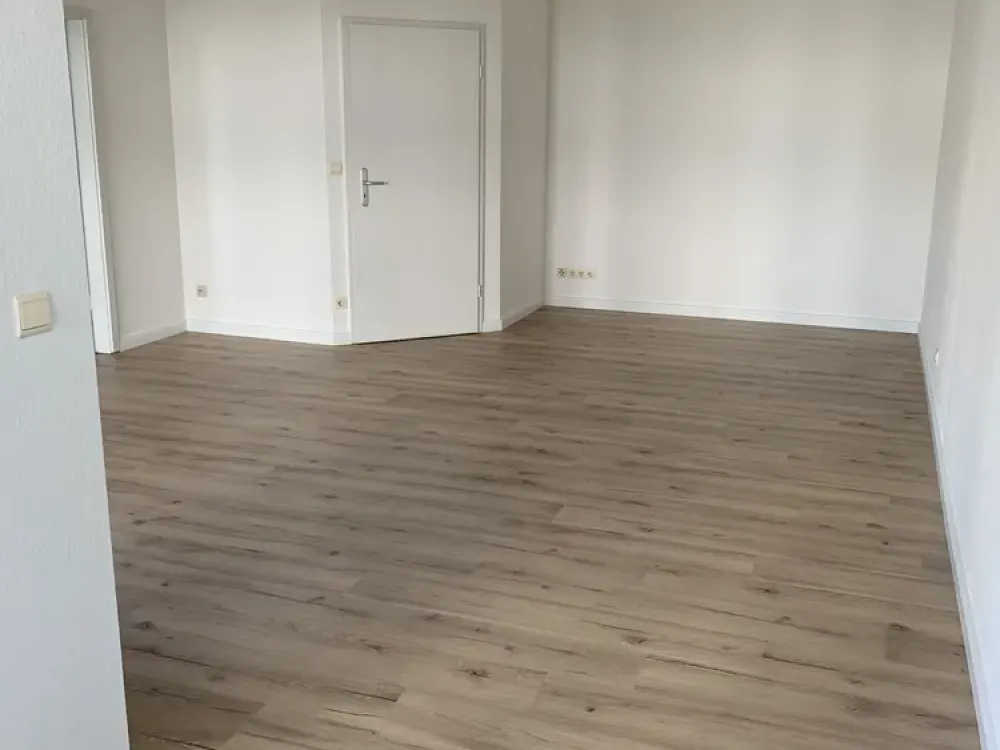 FRISCH RENOVIERTE 2-Zimmer-Wohnung mit Balkon in Bernau