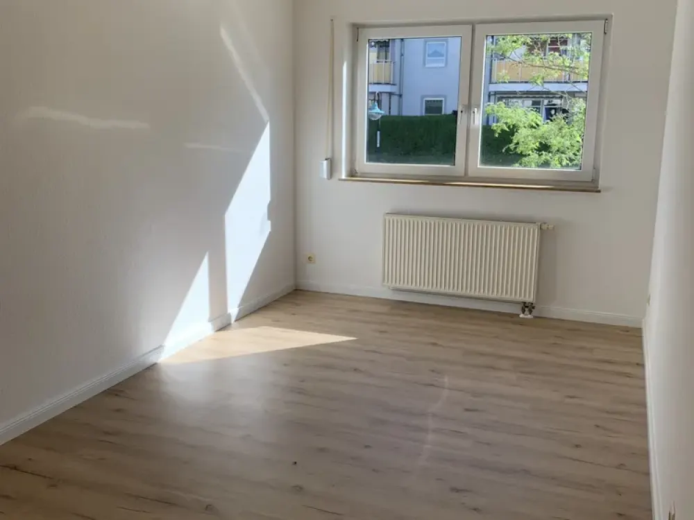 FRISCH RENOVIERTE 2-Zimmer-Wohnung mit Balkon in Bernau