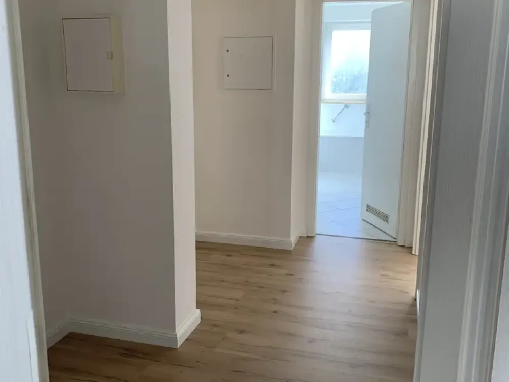FRISCH RENOVIERTE 2-Zimmer-Wohnung mit Balkon in Bernau