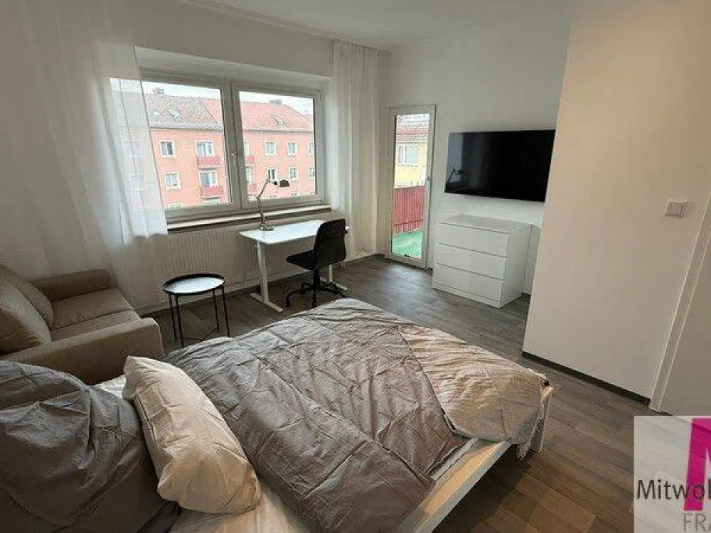 Frisch renoviertes und möbliertes WG Zimmer