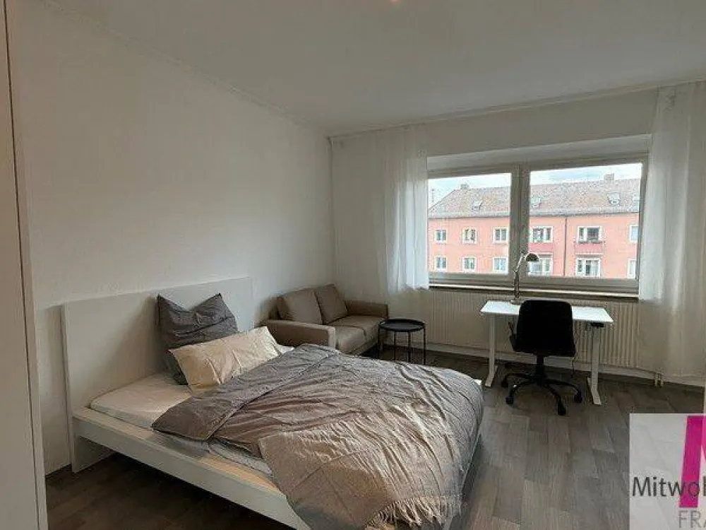 Frisch renoviertes und möbliertes WG Zimmer
