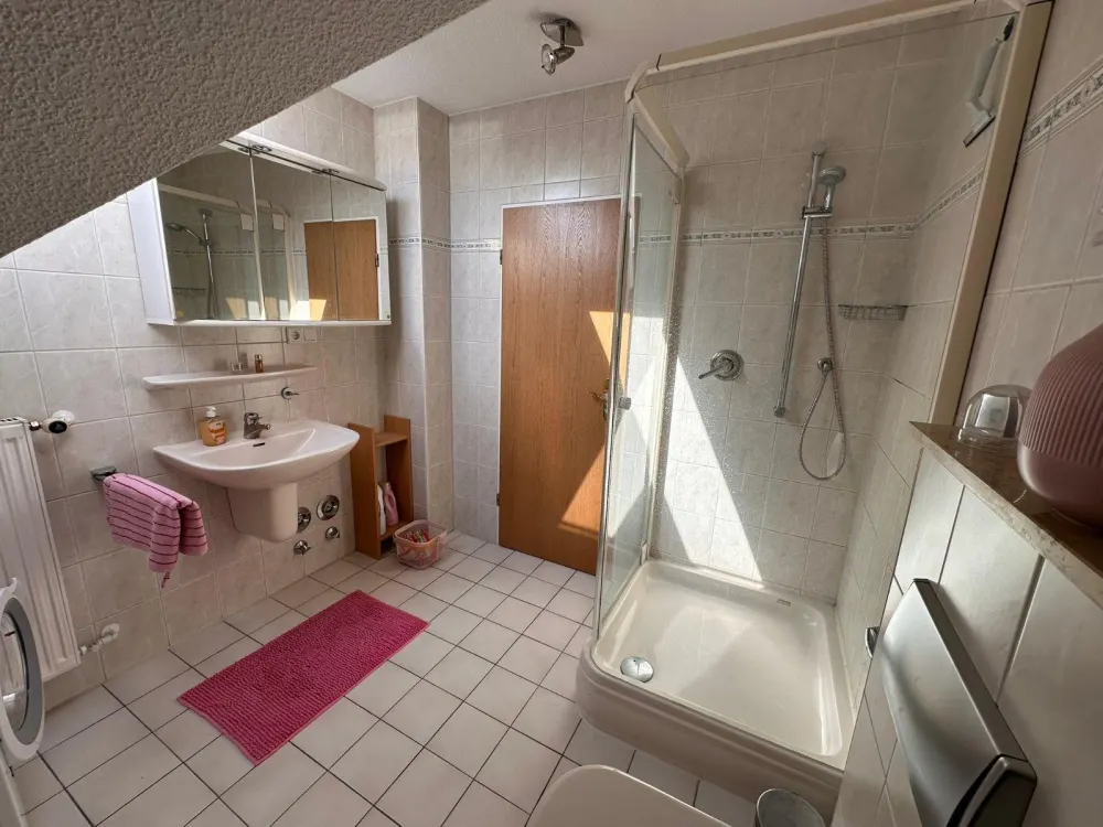 90,1 m² helle Maisonette-3-Zimmer-DG-Wohnung auf dem Land