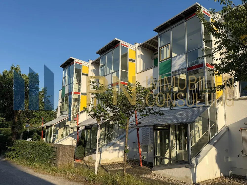 ERSTBEZUG nach Renovierung / 2-Raum Wohnung mit 2 Balkonen / optional mit EBK