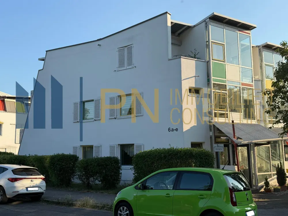 ERSTBEZUG nach Renovierung / 2-Raum Wohnung mit 2 Balkonen / optional mit EBK