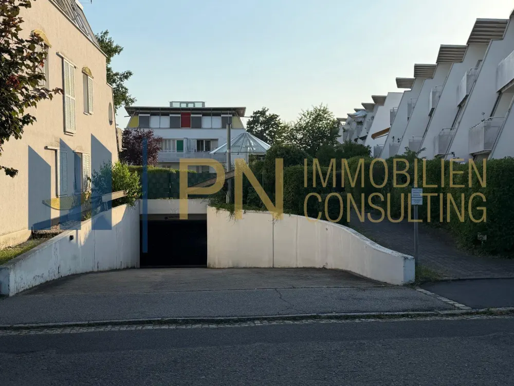 ERSTBEZUG nach Renovierung / 2-Raum Wohnung mit 2 Balkonen / optional mit EBK