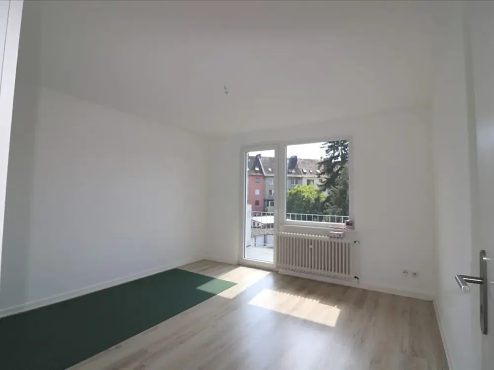 *4 Zimmer mit Balkon* in Krefeld, Dießemer Str.
