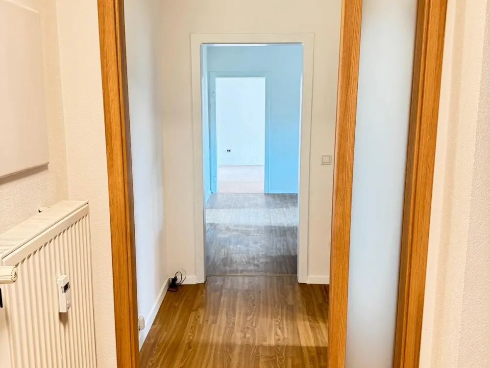Bright 3-Room Apartment with Distant View and Terrace