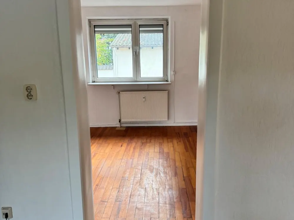 Bright 3-Room Apartment with Distant View and Terrace