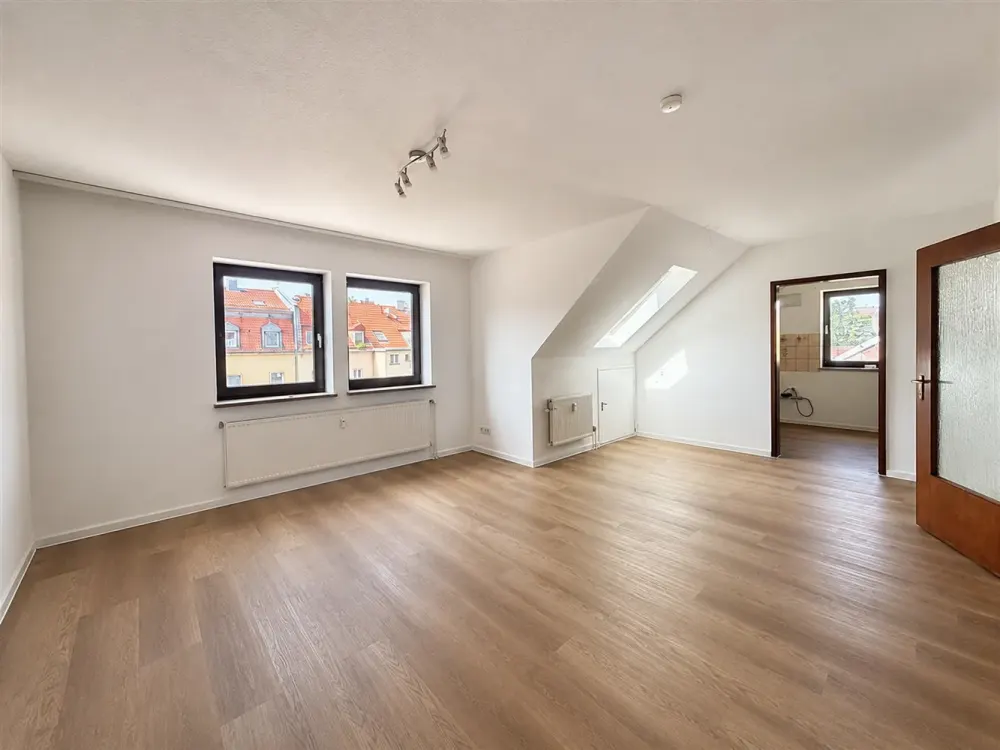 Bright & Spacious 2-Room Apartment, Newly Renovated and Ready to Feel at Home