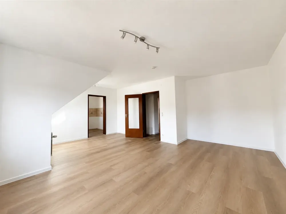 Bright & Spacious 2-Room Apartment, Newly Renovated and Ready to Feel at Home