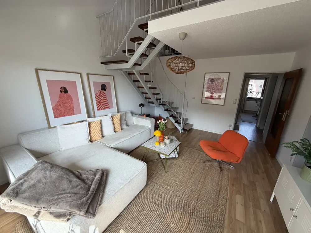 Befristet - Möblierte 4-Zimmer-Wohnung mit Balkon in Frankfurt Niederrad - PAUSCHALMIETE