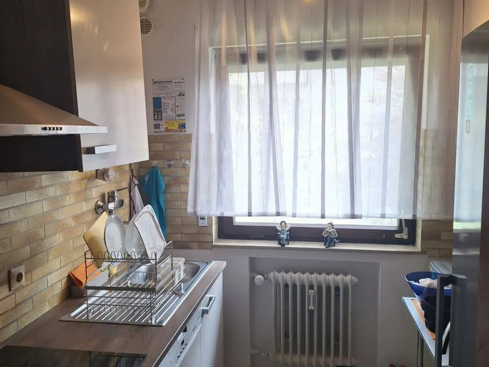 ** S-RIEDENBERG: Schöne, tolle 2-Zimmerwohnung mit EBK + TL-Bad + Balkon + TG-Stpl.**