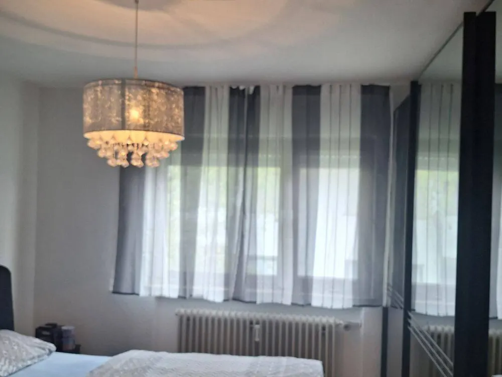 ** S-RIEDENBERG: Schöne, tolle 2-Zimmerwohnung mit EBK + TL-Bad + Balkon + TG-Stpl.**