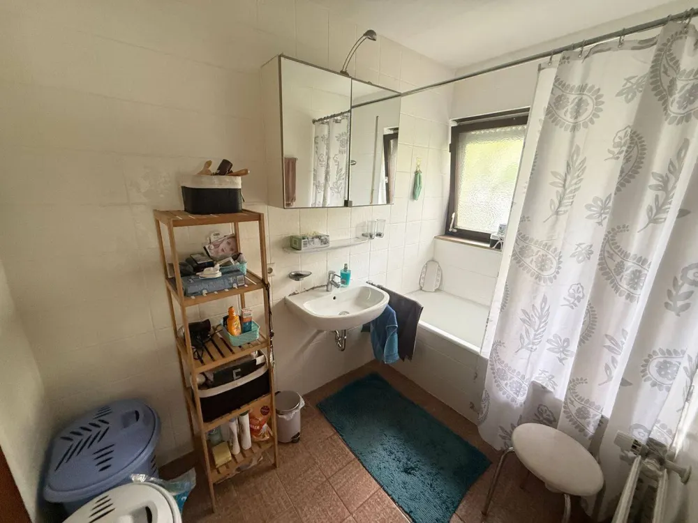 ** S-RIEDENBERG: Schöne, tolle 2-Zimmerwohnung mit EBK + TL-Bad + Balkon + TG-Stpl.**