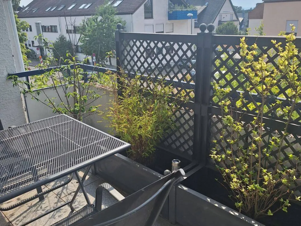 ** S-RIEDENBERG: Schöne, tolle 2-Zimmerwohnung mit EBK + TL-Bad + Balkon + TG-Stpl.**