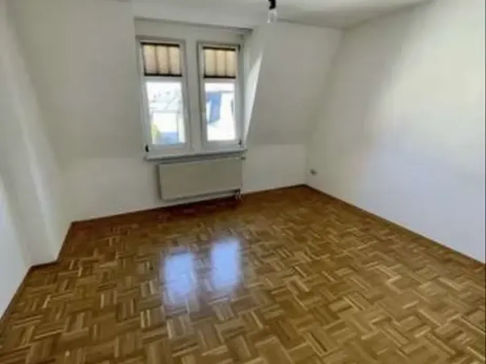 Ansprechende 3-Zimmer-Wohnung mit freier Terrasse und Einbauküche in Erfurt