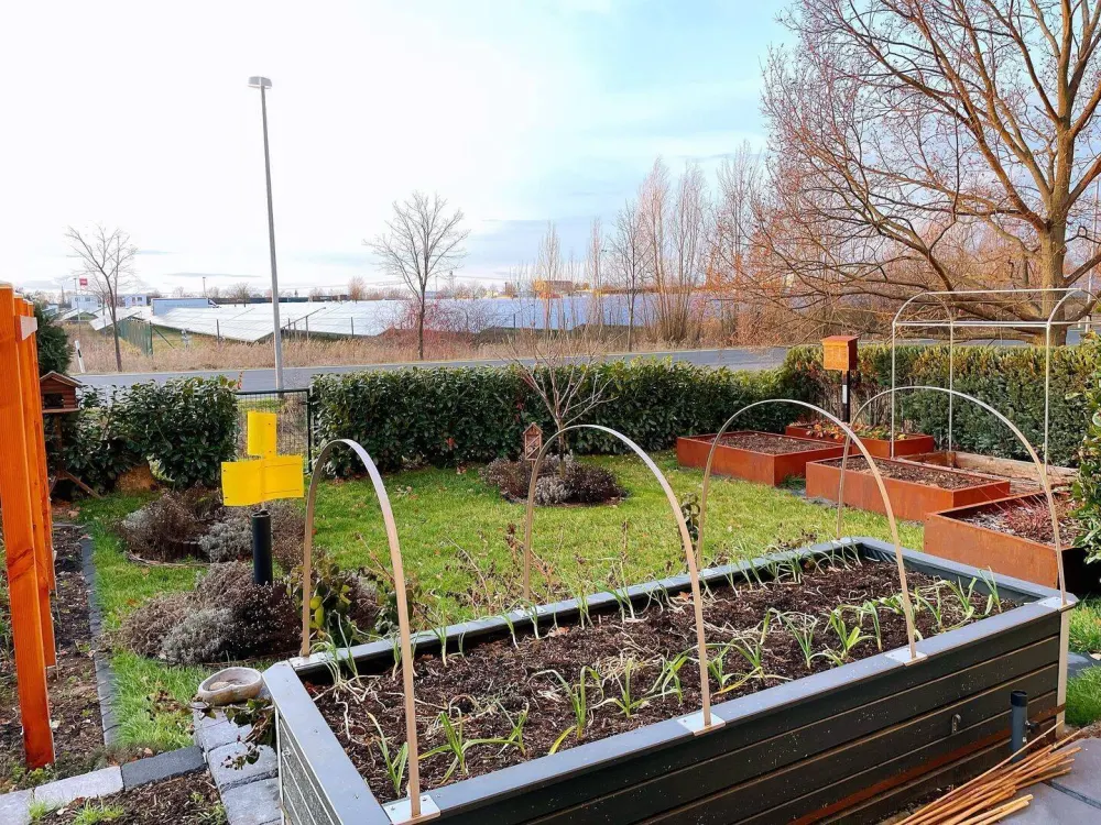 Möblierte 2-Zimmer-Wohnung mit ca.100qm privatem Garten zur Zwischenmiete