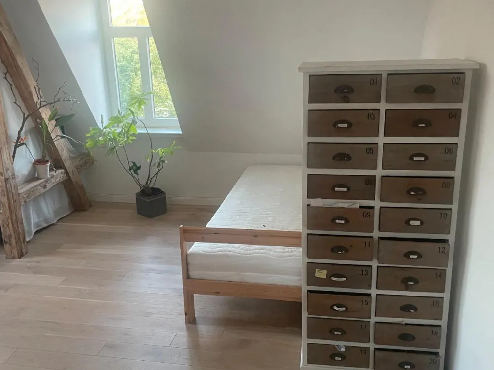 WG 2 Zimmer in außergewöhnlicher 180-m2-Maisonette