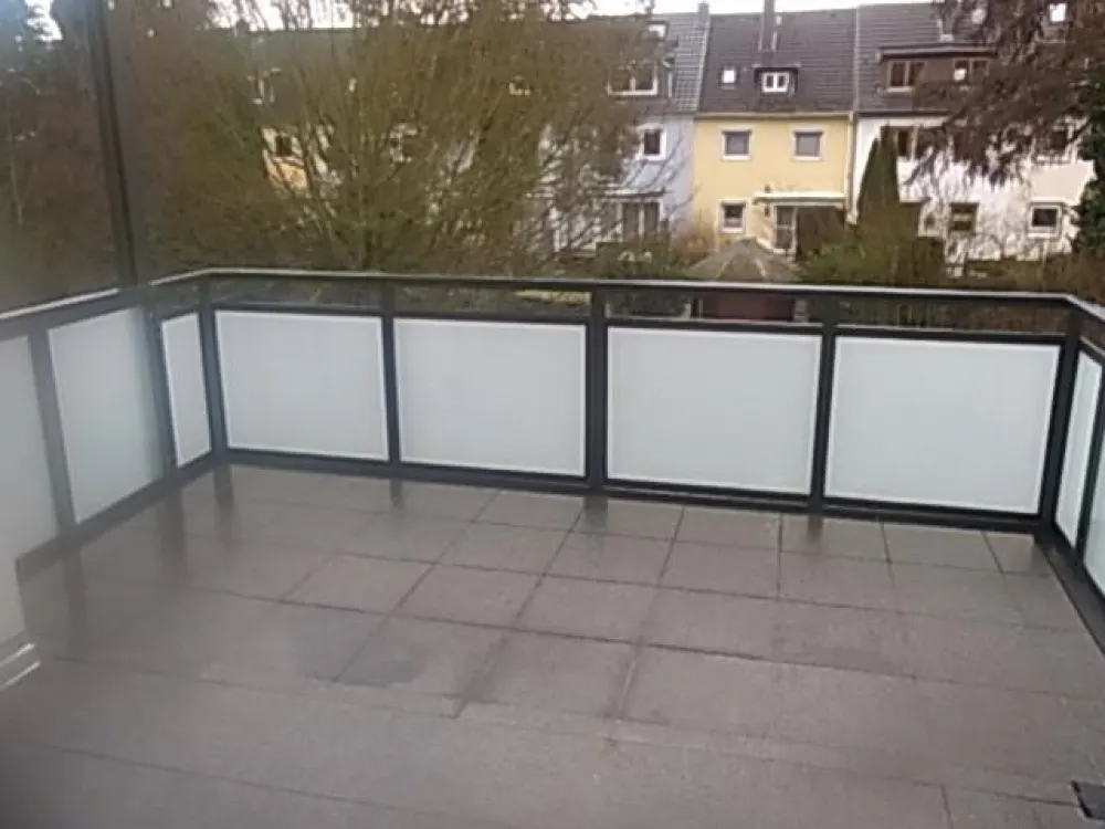 2-Zimmer-Wohnung mit ca. 56,54 m², Einbauküche & XXL-Balkon, sofort verfügbar