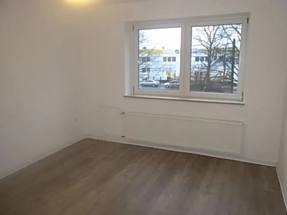 2-Zimmer-Wohnung mit ca. 56,54 m², Einbauküche & XXL-Balkon, sofort verfügbar
