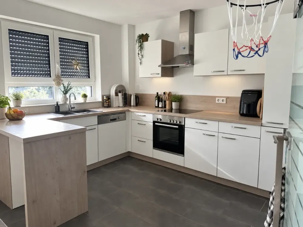 Moderne 2,5 Zimmer Wohnung in Bruchsal mit guter Lage, Aufzug und Balkon