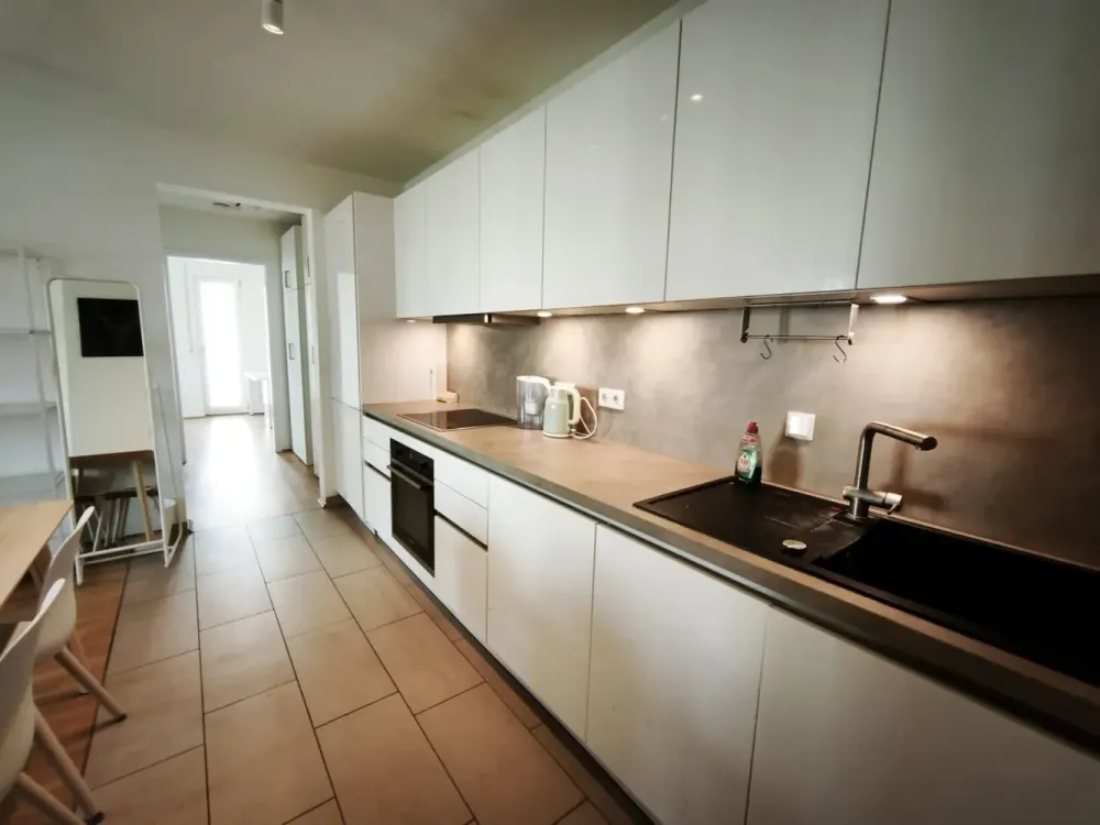 Traumhaft 2-Zimmer Wohnung Perfekte Messe-Lage: Erstklassige Anbindung im Herzen von Frankfurt