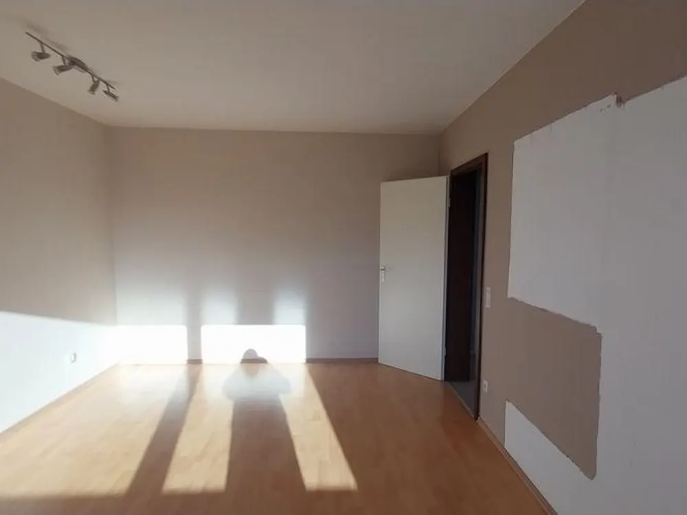 Helle 3-Zimmer-Wohnung im 7. OG mit Balkon in Laatzen