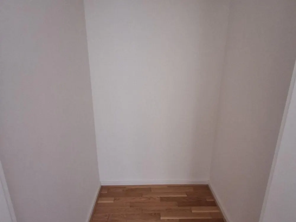 Traumhafte und lichtdurchflutete 2-Zimmer-Wohnung mit Dachterrasse