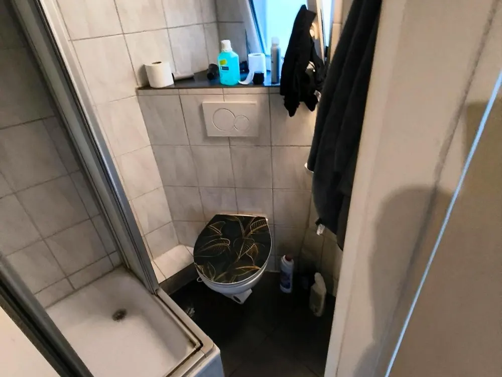 1 tsema Wohnung mit Bad und Küche