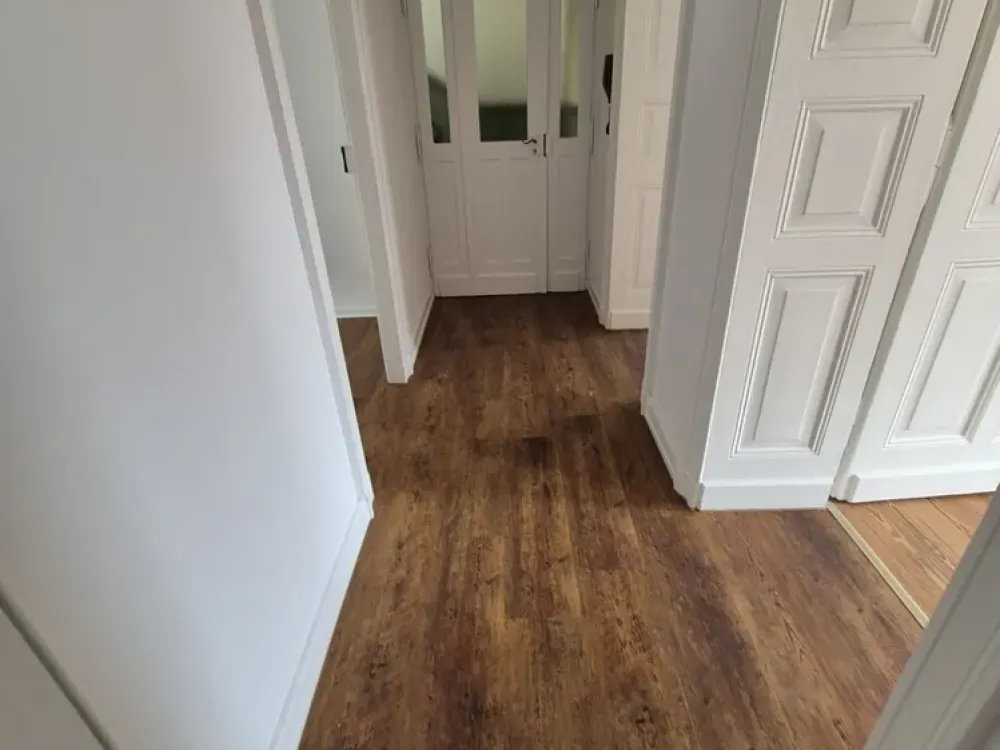 Wunderschöne, renovierte 2ZKB-Altbauwohnung in SB-St. Arnual!