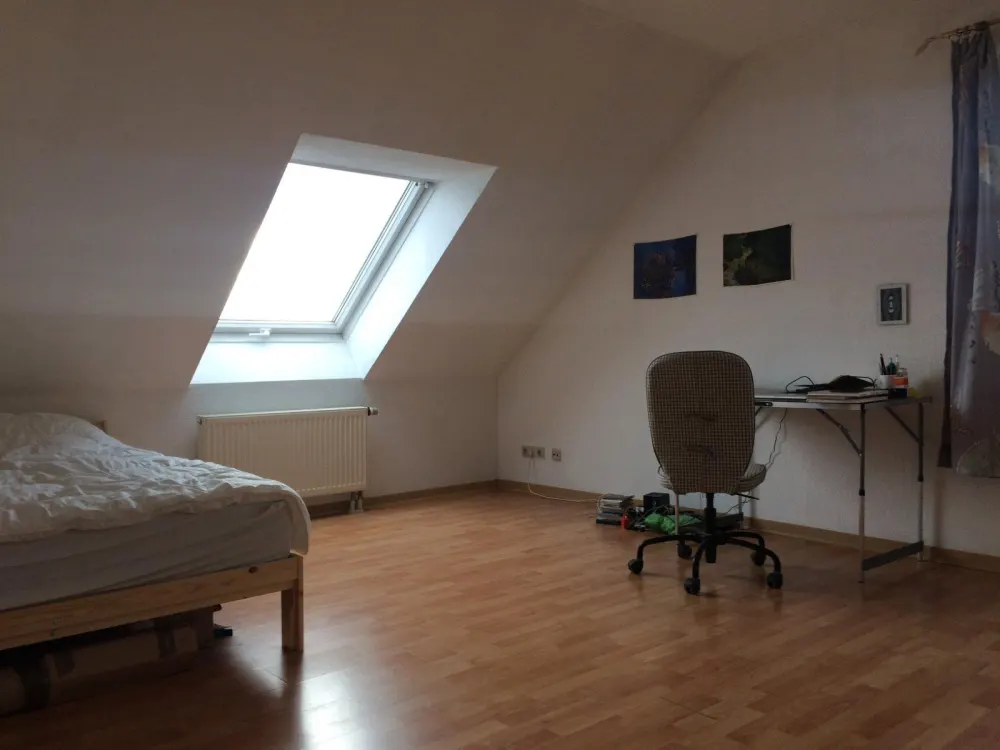 Befristet: Helle möblierte 2-Zimmer-Wohnung im Zentrum