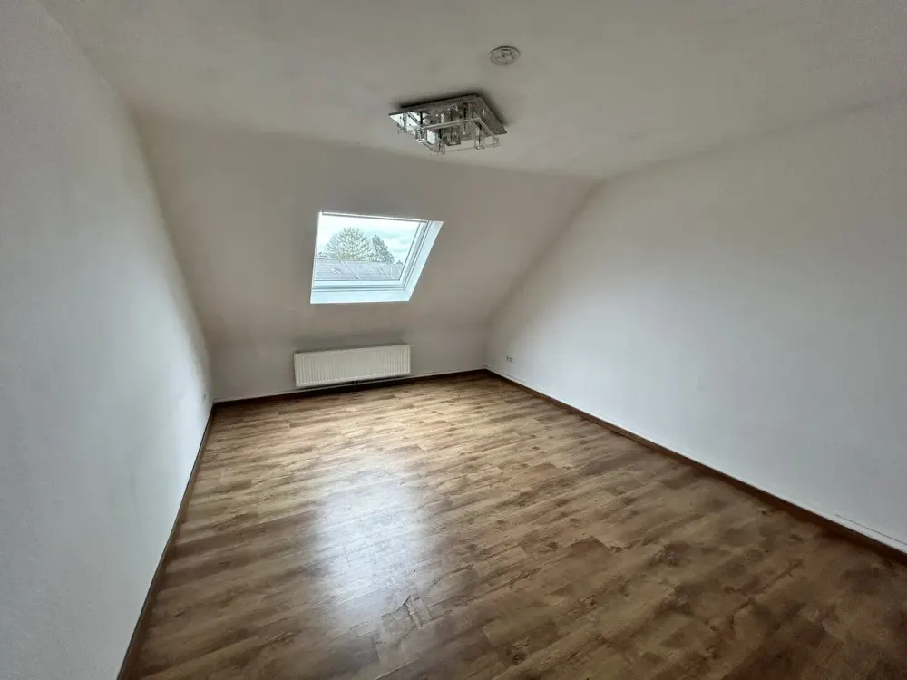 Gemütlichkeit garantiert - Großzügige 2 Zimmer Dachgeschosswohnung in Nähe des Phönixsees!